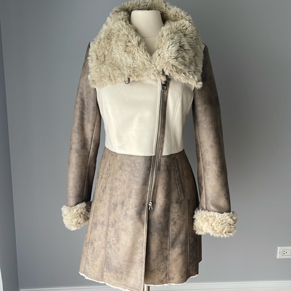 Laundry by Shelli Segal Women Taupe/Ivory Faux Suede & Fur Trim Coat size S - Picture 1 of 10